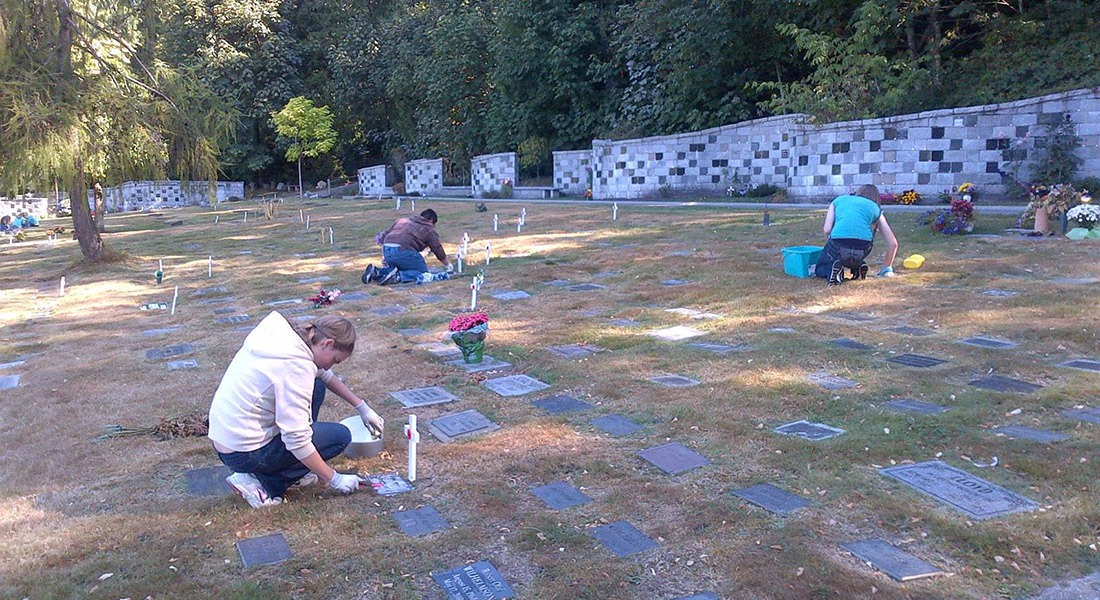 BC Air Cadets cleaning headstones